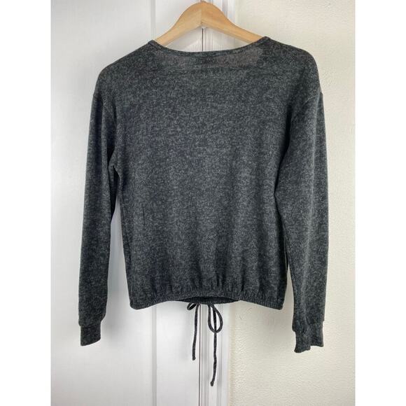 Free Kisses Women's Size M Gray Beaded Fashion QUEEN Drawstring Waist Knit Top - Picture 5 of 5